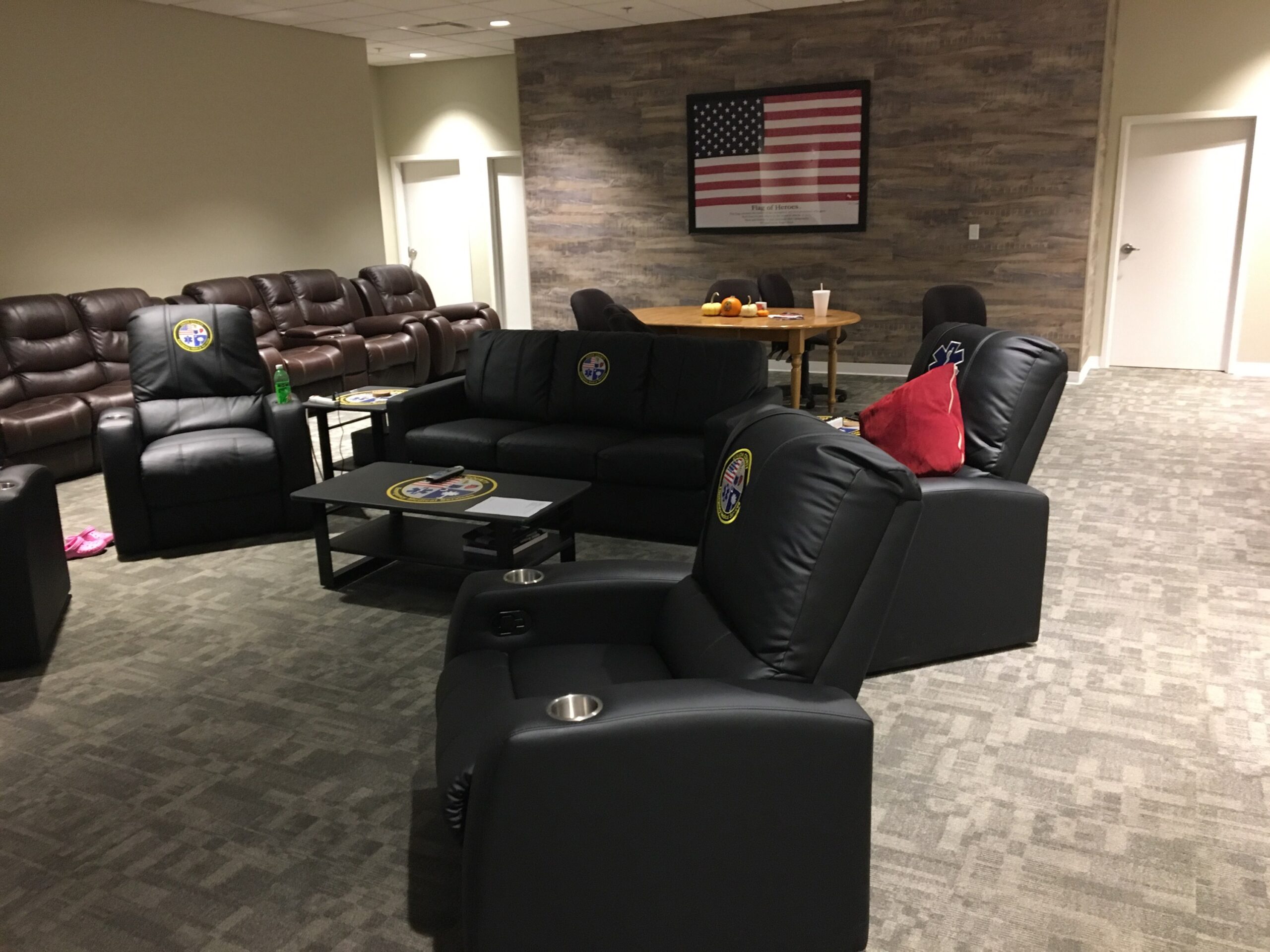 EMS Lounge 2